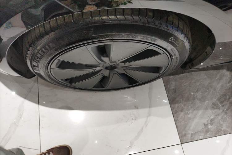 Used Tesla Model 3 2023 Long-Range All-Wheel-Drive Version
