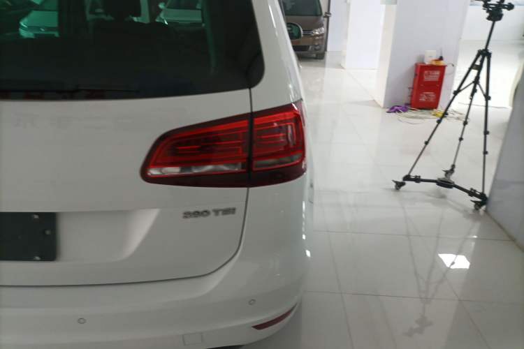 Used Volkswagen Sharan 2016 380TSI Comfort Edition 7-Seater
