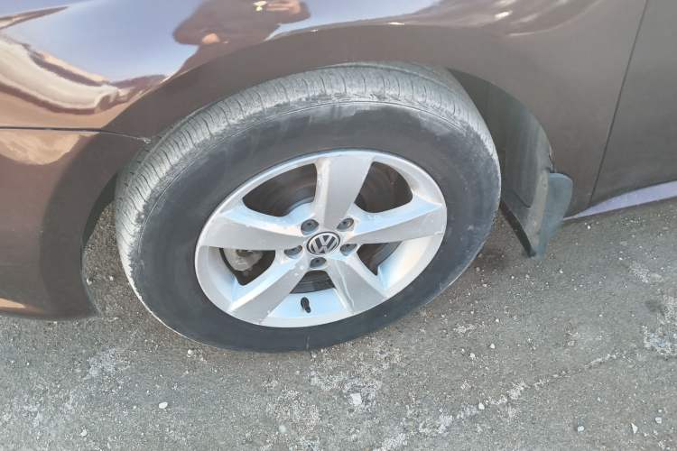 Used Volkswagen Lavida 2013 Revised Classic 1.6L Automatic Fashion Edition