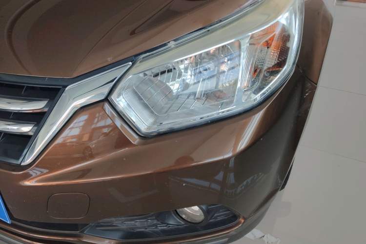 Used Venucia R50 2016 1.6L Automatic Elite Edition
