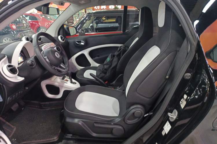 Used  fortwo 2015 1.0L 52 kW Hardtop Passion Edition
