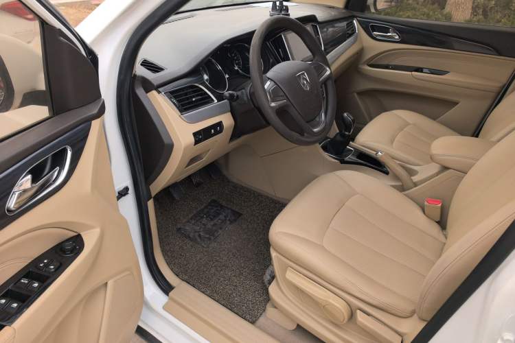 Used Baojun 730 2016 1.5L Manual Comfort Version 7 Seats China V Emission Standard