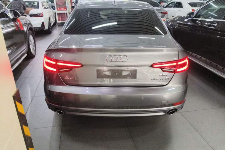 Used Audi A4L 2018 30th Anniversary Edition 40 TFSI Fashion Model
