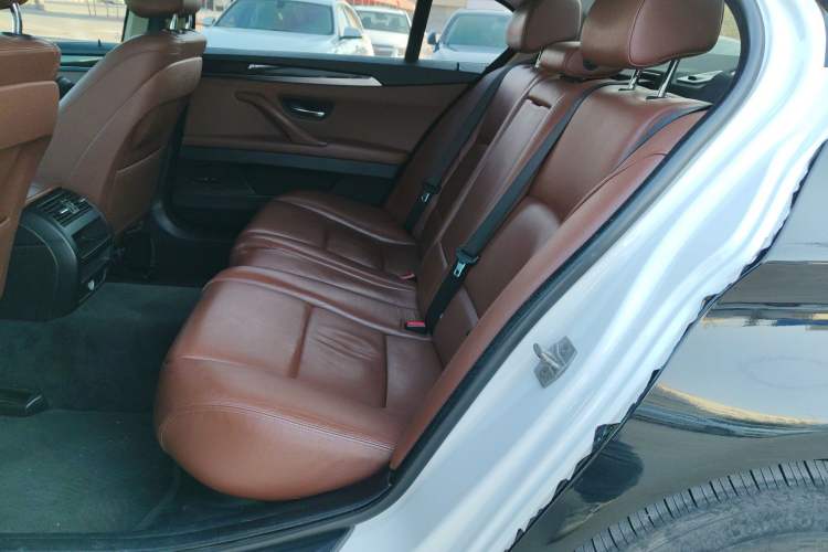 Used BMW 5 Series 2014 525Li Leading Model
