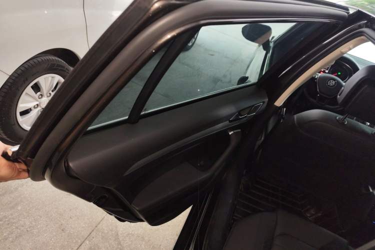 Used Volkswagen Variant 2018 380TSI Two-Wheel Drive Comfort Edition
