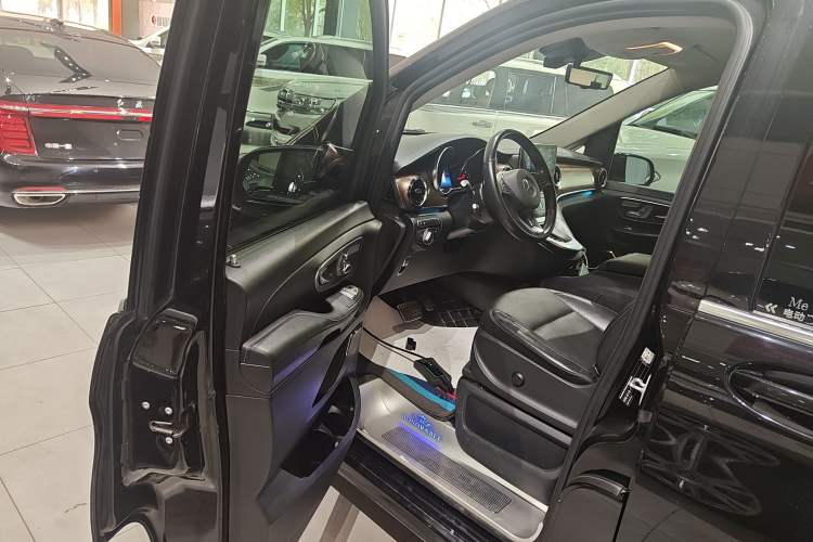 Used Mercedes-Benz V-Class 2021 V 260 L Long Wheelbase Prestige Edition
