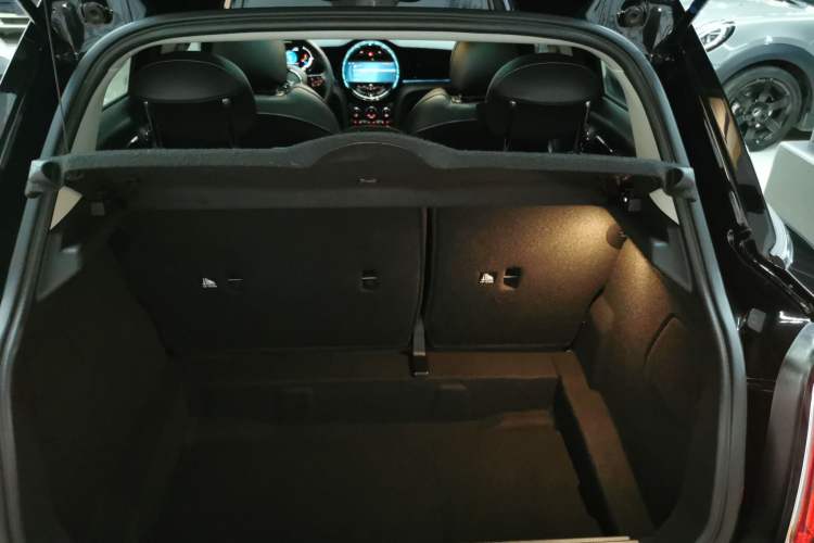 Used  MINI 2023 Updated 1.5T COOPER Artist Five-Door Edition
