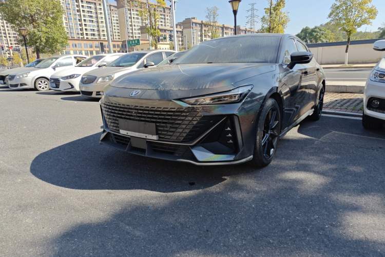 Used Changan UNI-V 2022 1.5T Smart Navigation Version
