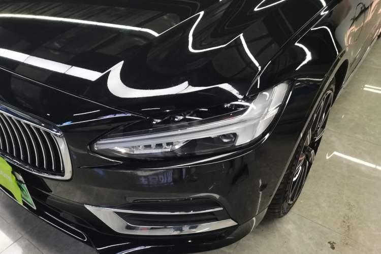 Used Volvo S90 New Energy 2019 T8 E-Drive Hybrid Intelligent Luxury Version China V Standard
