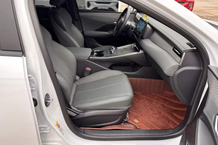 Used BYD Qin PLUS 2025 DM-i Smart Drive 55KM Leading Model
