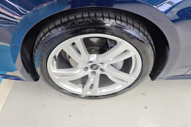 Used Audi A7L 2024 45TFSI quattro S-line Visionary Edition Flow Crystal Package
