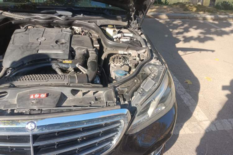 Used Mercedes-Benz E-Class 2015 E 260 L
