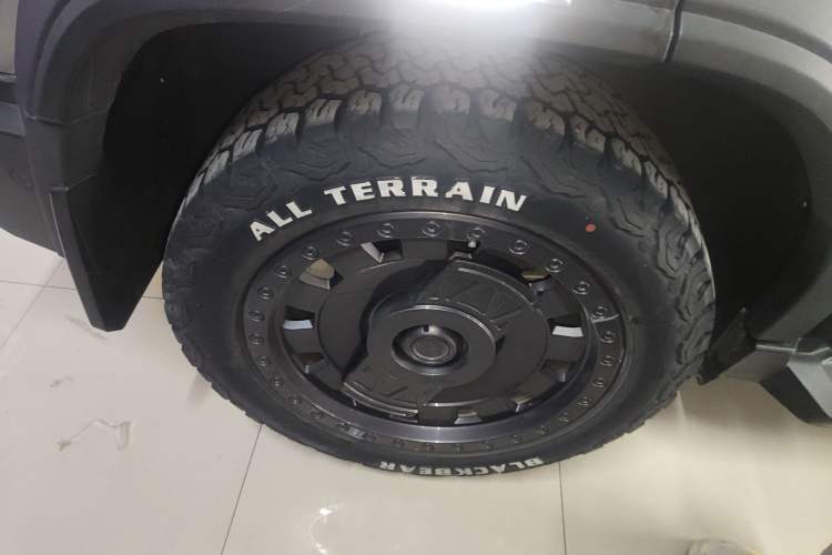 Used JETOUR Traveler 2024 2.0T All-Wheel-Drive Silver Dragon Wings