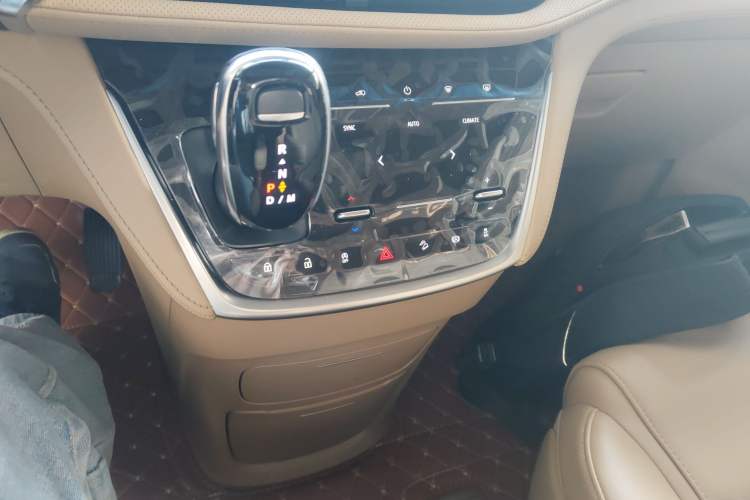 Used Buick GL8 2020 ES Land Cruiser 653T Luxury Edition
