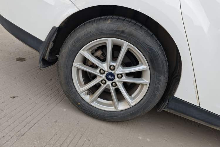 Used Ford Focus 2015 Sedan 1.6L Automatic Trend Model
