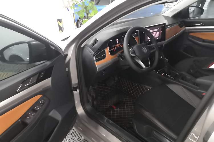 Used Volkswagen Bora 2023 200TSI DSG Smart Drive Version
