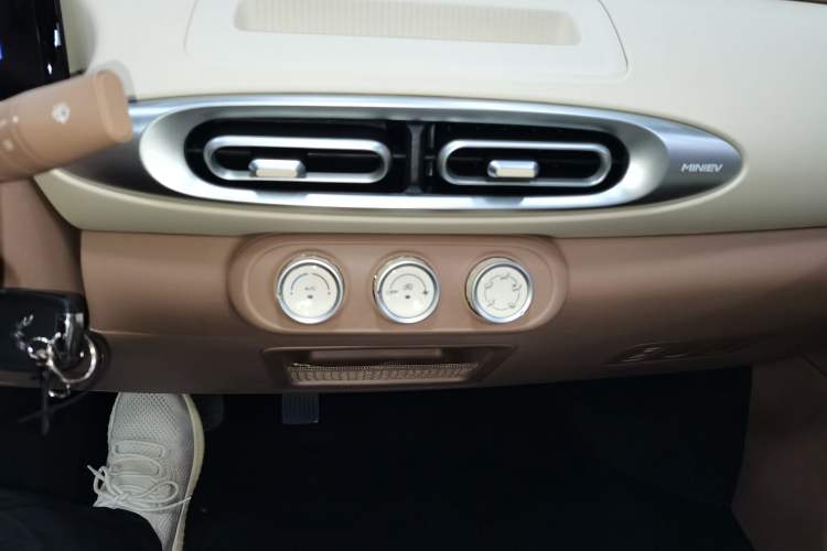 Used Wuling Hongguang MINIEV 2025 Four-Door Version Advanced Edition
