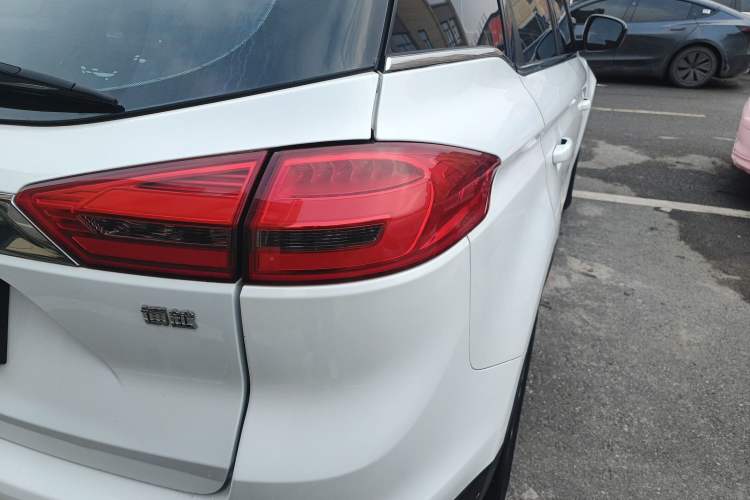 Used Geely Auto Emgrand X7 Sport 2016 1.8TD Automatic ZhiShang Model
