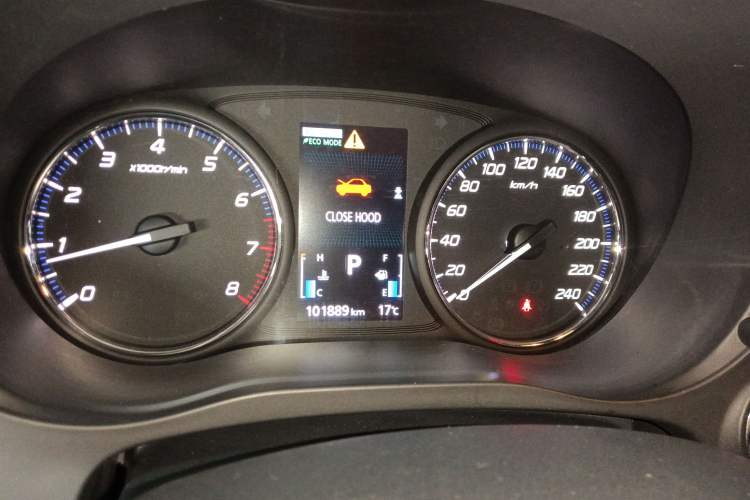 Used Mitsubishi Outlander 2019 2.4L 4x4 Zhi Xiang Edition 7 Seats China V Emission Standard
