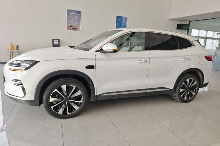 Used BYD Song PLUS New Energy 2025 EV Intelligent Driving Version 520km Premium Model
