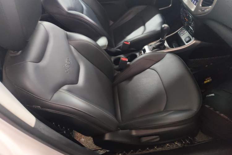 Used  Compass 2017 200T Automatic Family Edition