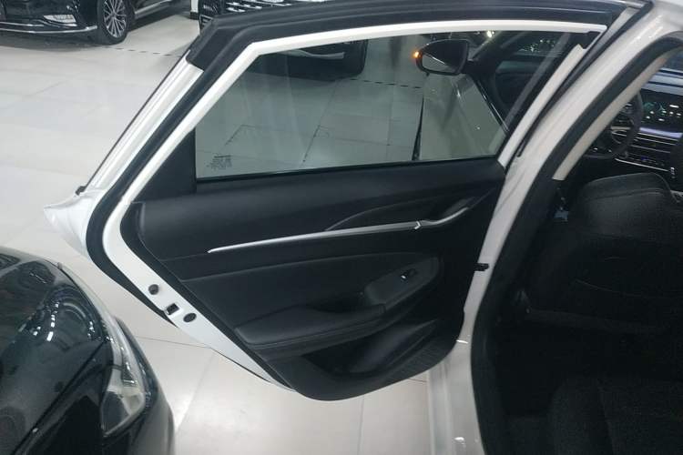 Used Changan Eado 2022 PLUS 1.6L GDI Manual Luxury Model
