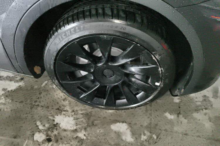 Used Tesla Model Y 2024 Long-Range All-Wheel-Drive Version