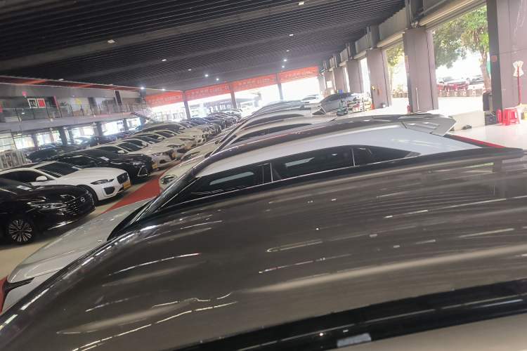 Used Toyota RAV4 2023 2.0L CVT Two-Wheel Drive Urban Edition
