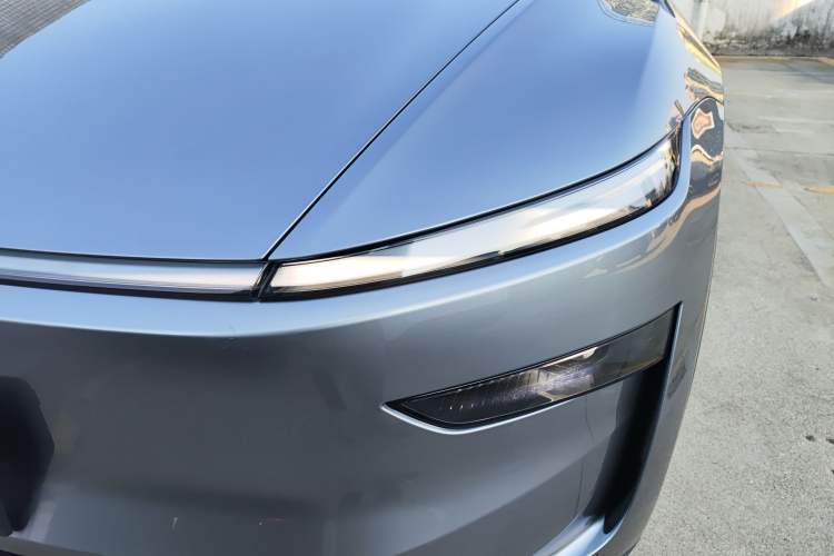 Used Tesla Model Y 2025 Rear-Wheel-Drive Version