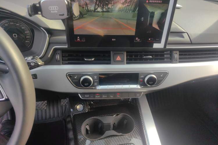 Used Audi A4L 2022 40 TFSI Luxury Dynamic Model
