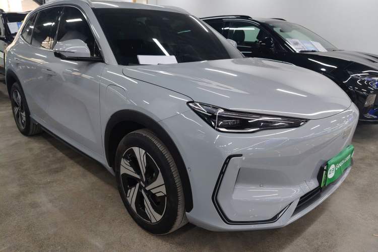 Used  E5 2024 530km Starship Edition
