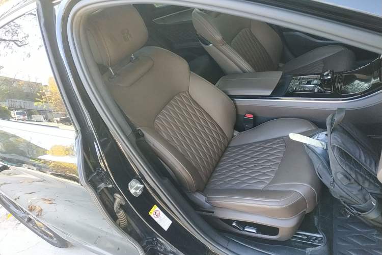 Used BYD Han 2023 DM-i Champion Edition 121KM Prestige Model
