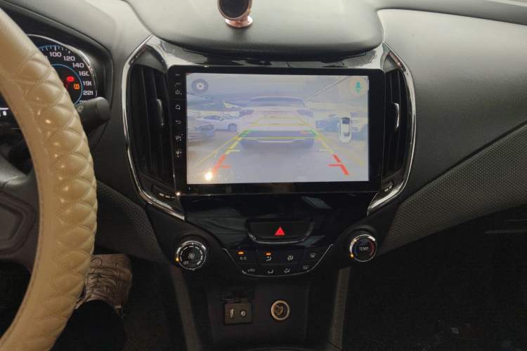 Used Chevrolet Cruze 2017 1.5L Automatic Pioneer Sunroof Edition
