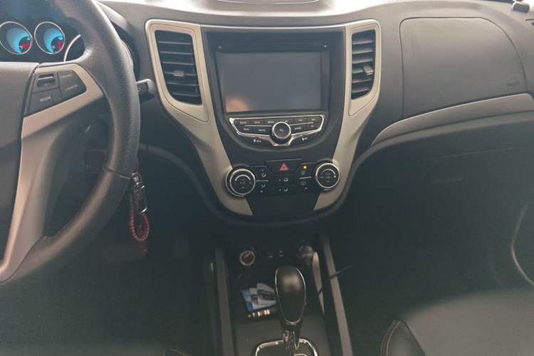 Used Changan CS35 2014 1.6L Automatic Luxury Model China IV Standard
