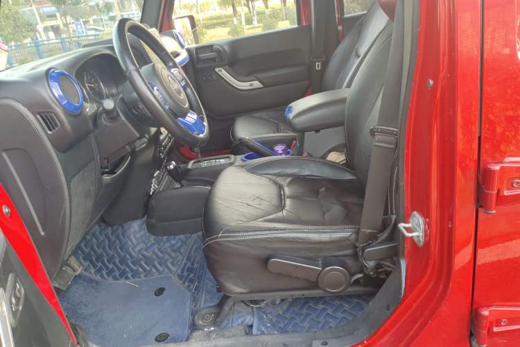 Used  Wrangler 2014 3.0L Sahara Four-Door Edition