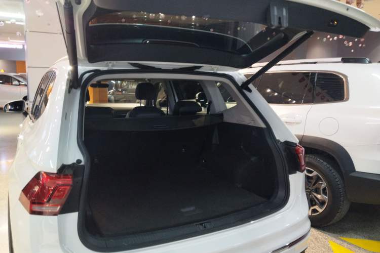 Used Volkswagen Tiguan L 2021 330TSI Automatic Two-Wheel Drive R-Line Enhanced Edition