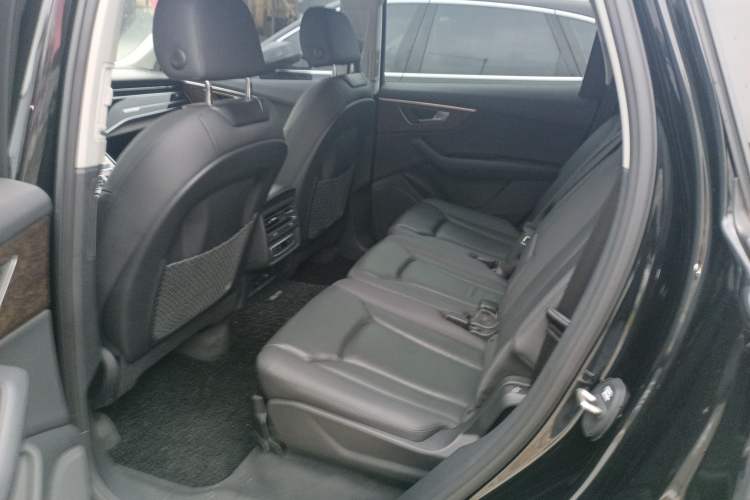 Used Audi Q7 2023 45 TFSI quattro S line Sport model