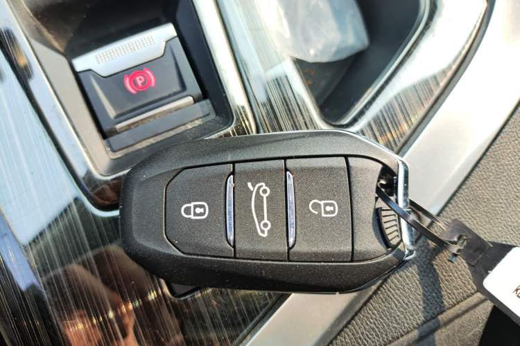 Used Peugeot 5008 2017 350THP 7-Seater Elite Edition
