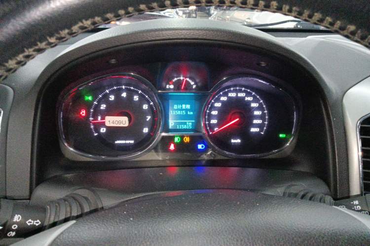 Used Chevrolet Captiva 2015 2.4L 4x4 Flagship Edition 7-Seater
