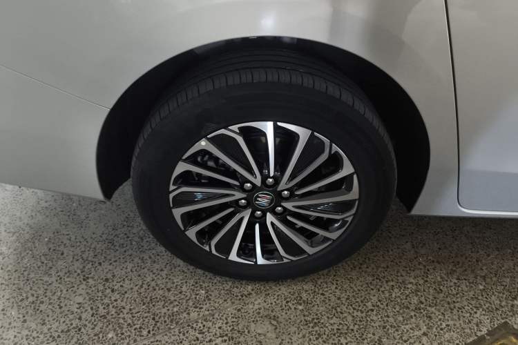 Used Buick GL8 New Energy 2025 Lushang First-Drive Edition 7-Seater
