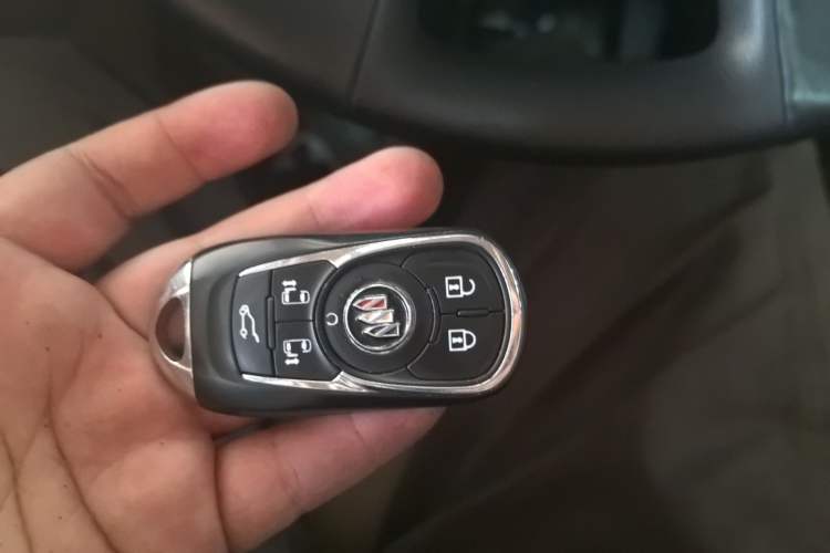 Used Buick GL8 2021 ES Landtrek 653T Luxury Model
