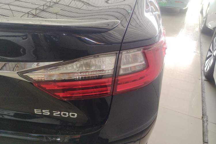 Used Lexus ES 2015 200 Elite Edition
