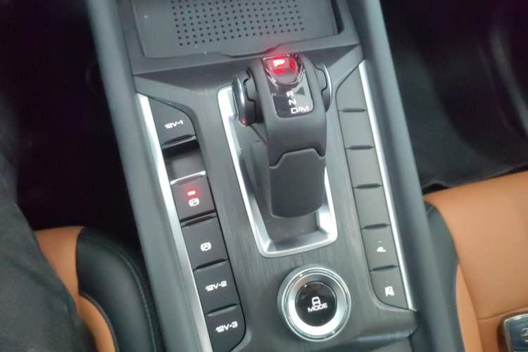 Used Great Wall Poer 2023 2.0T Passenger Version Automatic Diesel 4x4 Sporty GW4D20M
