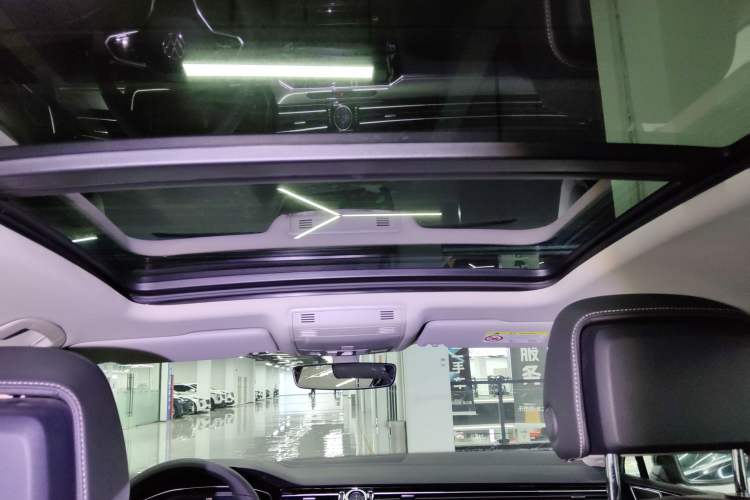 Used Volkswagen Magotan 2023 2 Million Units Limited Edition 330TSI DSG Leading Version
