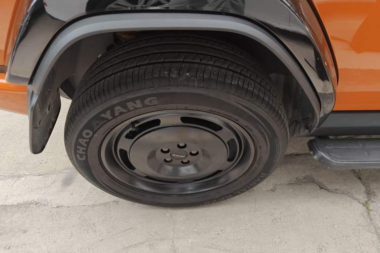 Used  V23 2025 401 Two-Wheel Drive Intelligent Driving Version
