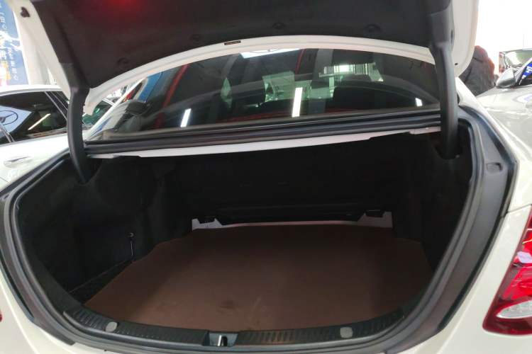 Used Mercedes-Benz E-Class 2018 Restyled E 300 L Sport Luxury Edition