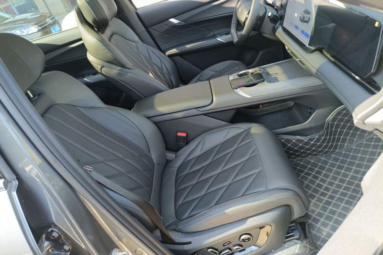 Used Changan CS75 PLUS 2025 4th Generation UItra 2.0T New Blue Whale Smart Intelligent Powertrain Version
