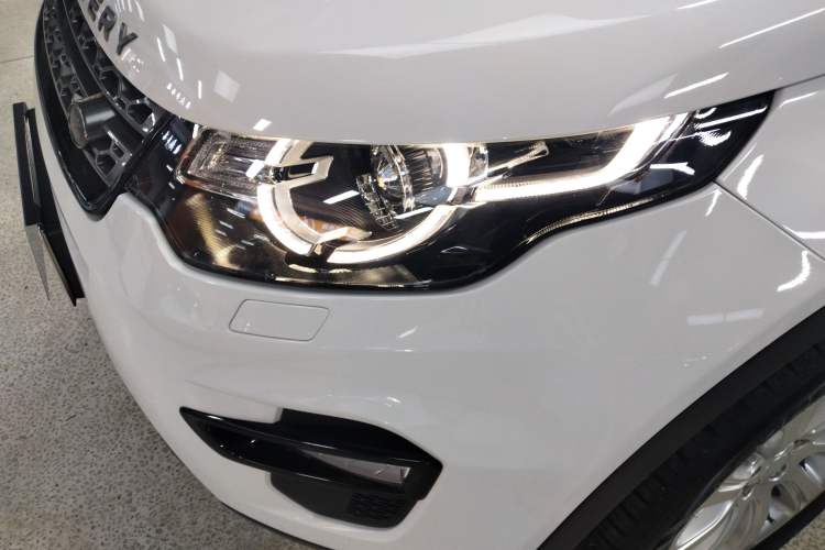 Used Land Rover Discovery Sport 2019 240 PS SE Version China VI Standard
