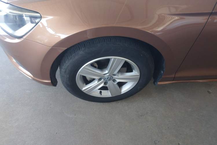 Used Volkswagen Lamando 2015 230TSI DSG Fashion Edition
