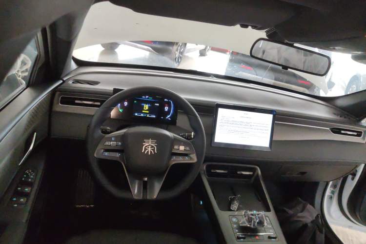 Used BYD Qin PLUS 2025 DM-i Smart Drive 55KM Leading Model
